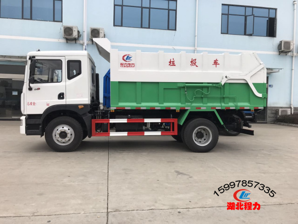 國(guó)五東風(fēng)多利卡D9壓縮式對(duì)接垃圾車（12方）