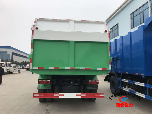 國(guó)五東風(fēng)多利卡D9壓縮式對(duì)接垃圾車（12方）