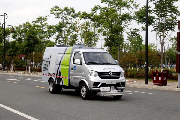 東風(fēng)小康路面清洗車3方