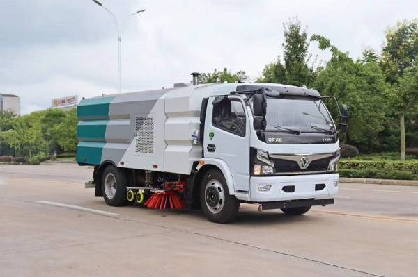 東風(fēng)福瑞卡洗掃車(chē)9方