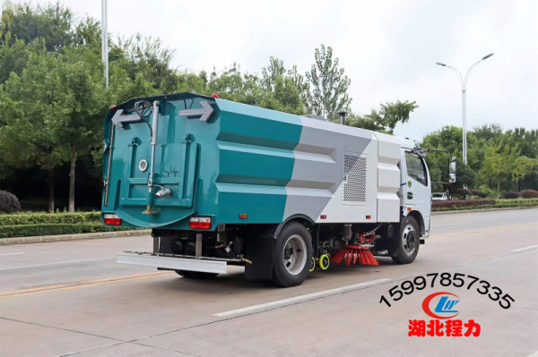 國(guó)六排放東風(fēng)福瑞卡洗掃車(chē)9方