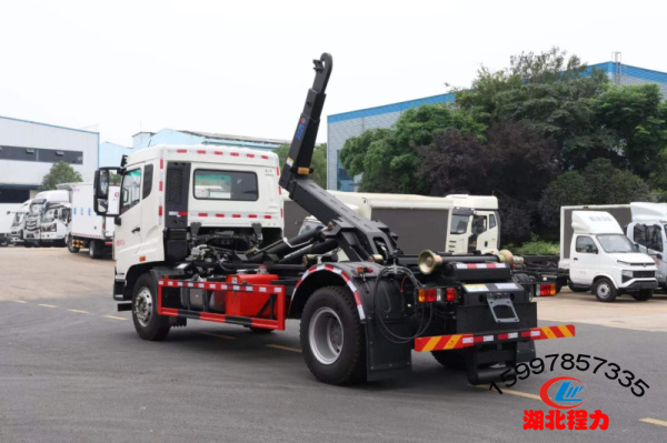 重汽豪沃勾臂垃圾車（12方）