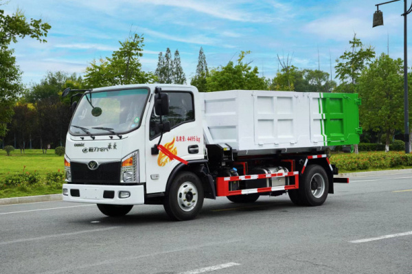 重汽豪曼藍牌勾臂垃圾車